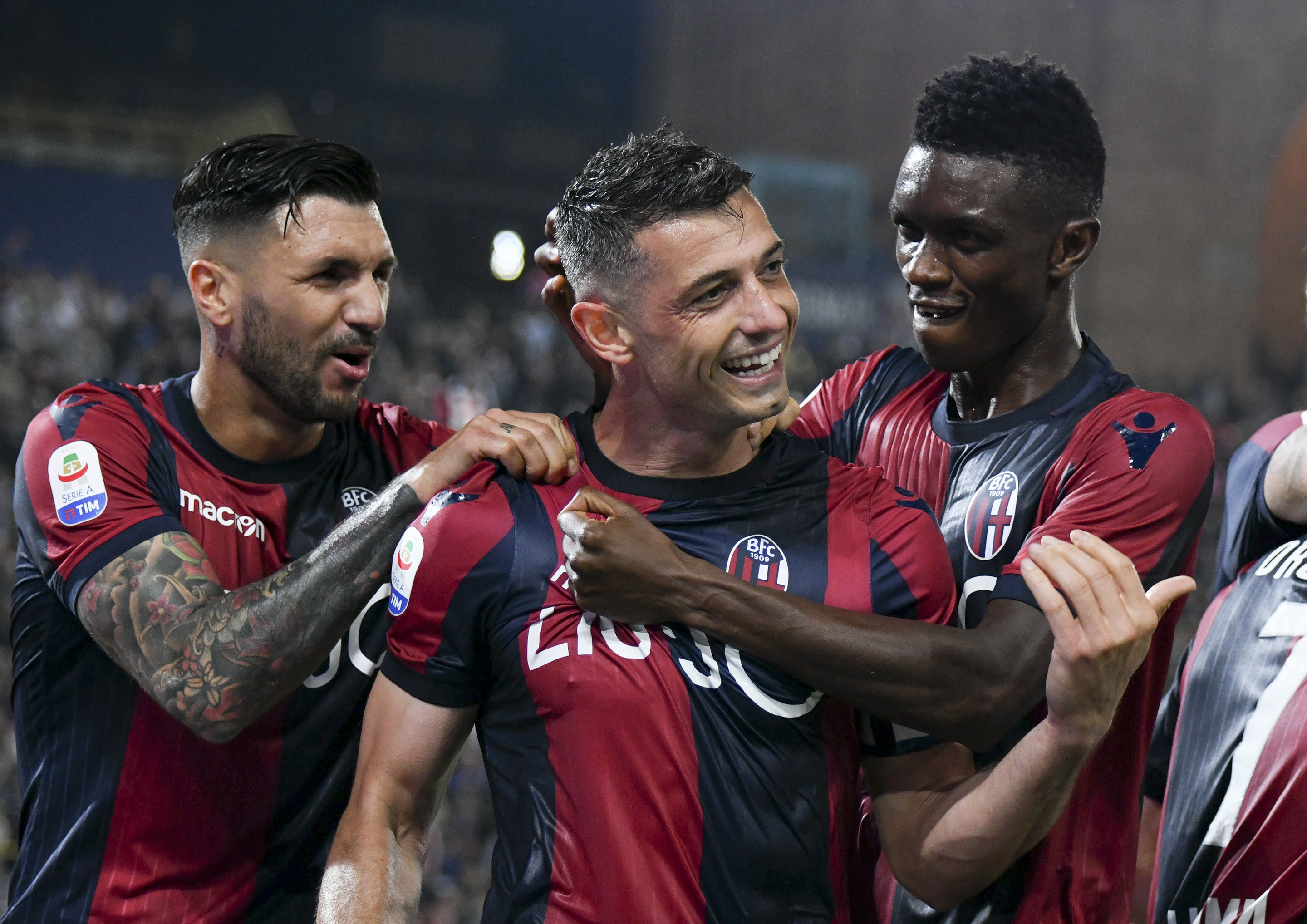 梁靖崑被举 梁靖崑被举